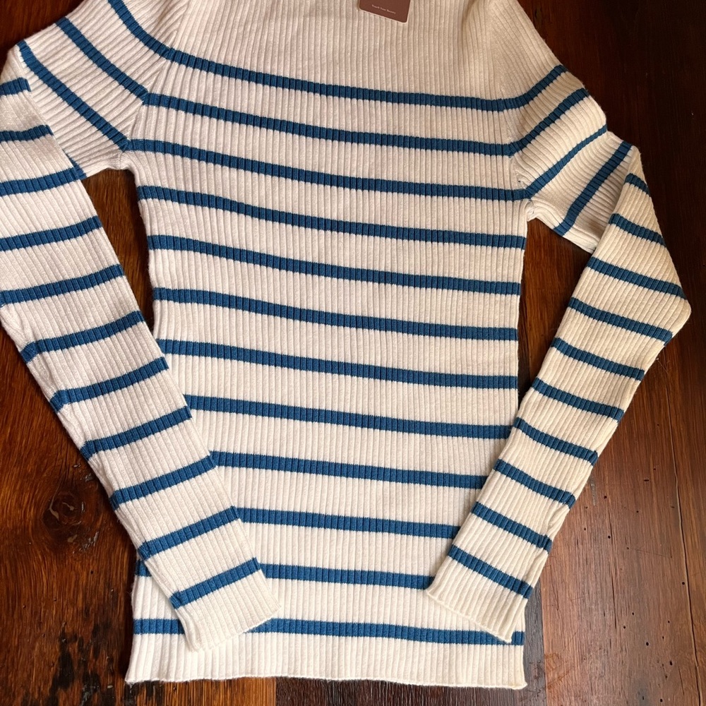 New Super Soft Size S Striped Sweater